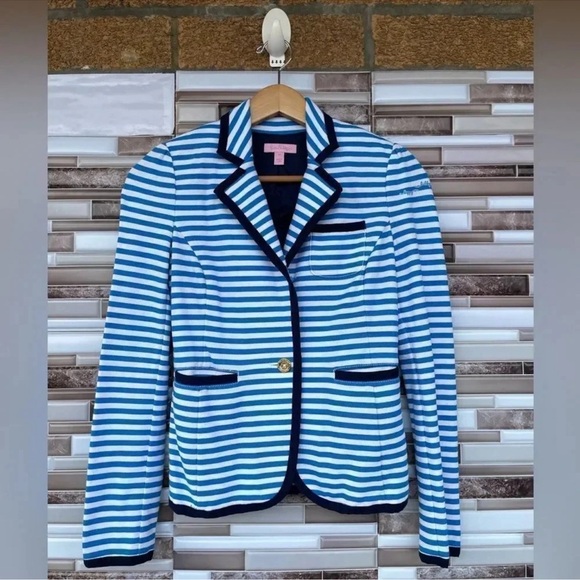 Lilly Pulitzer Malibu Flutter Blue Striped
Blazer XS - Picture 1 of 12
